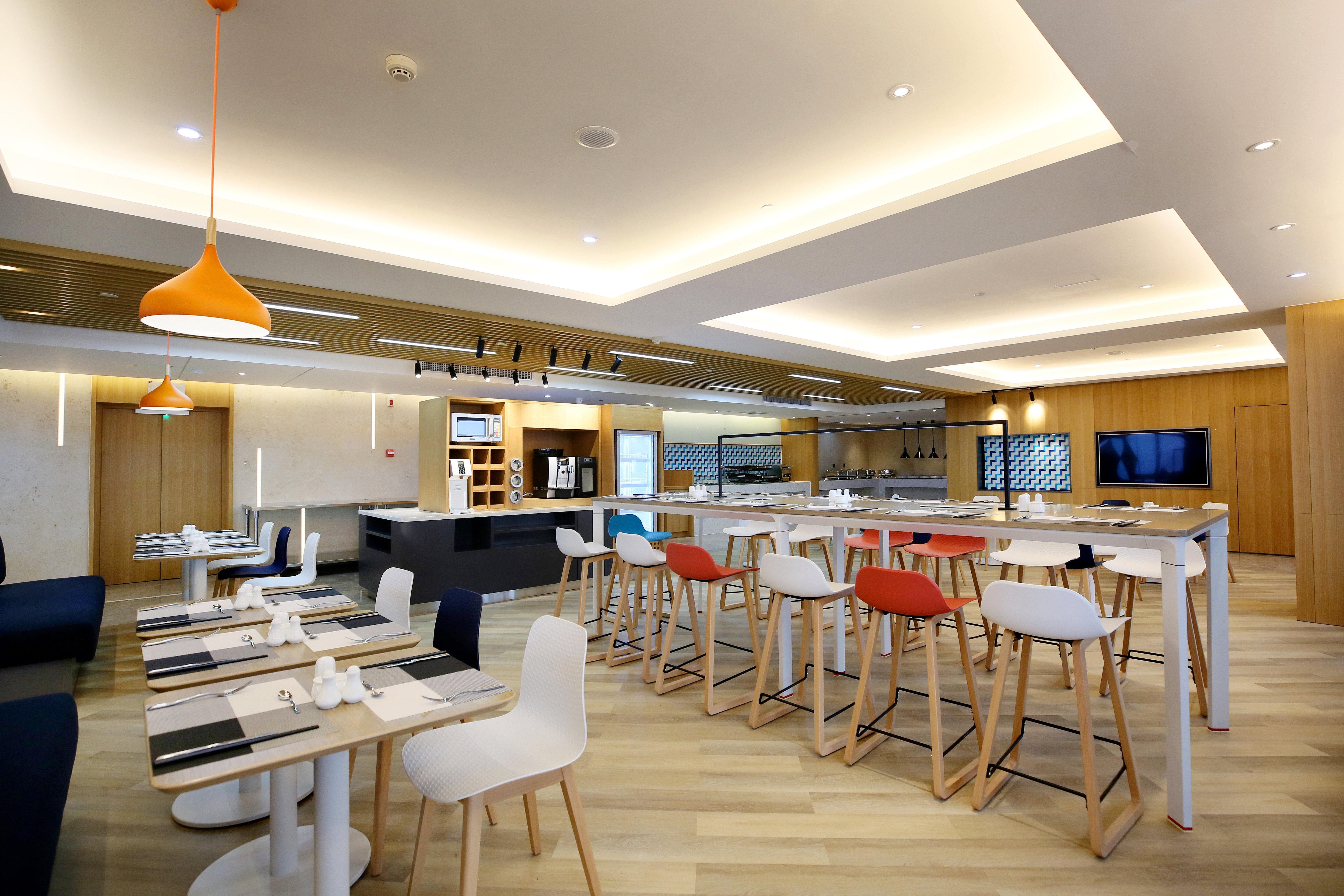 Holiday Inn Express Chengdu North Railway Station By Ihg - Near Panda Base, Near Chunxi Road エクステリア 写真