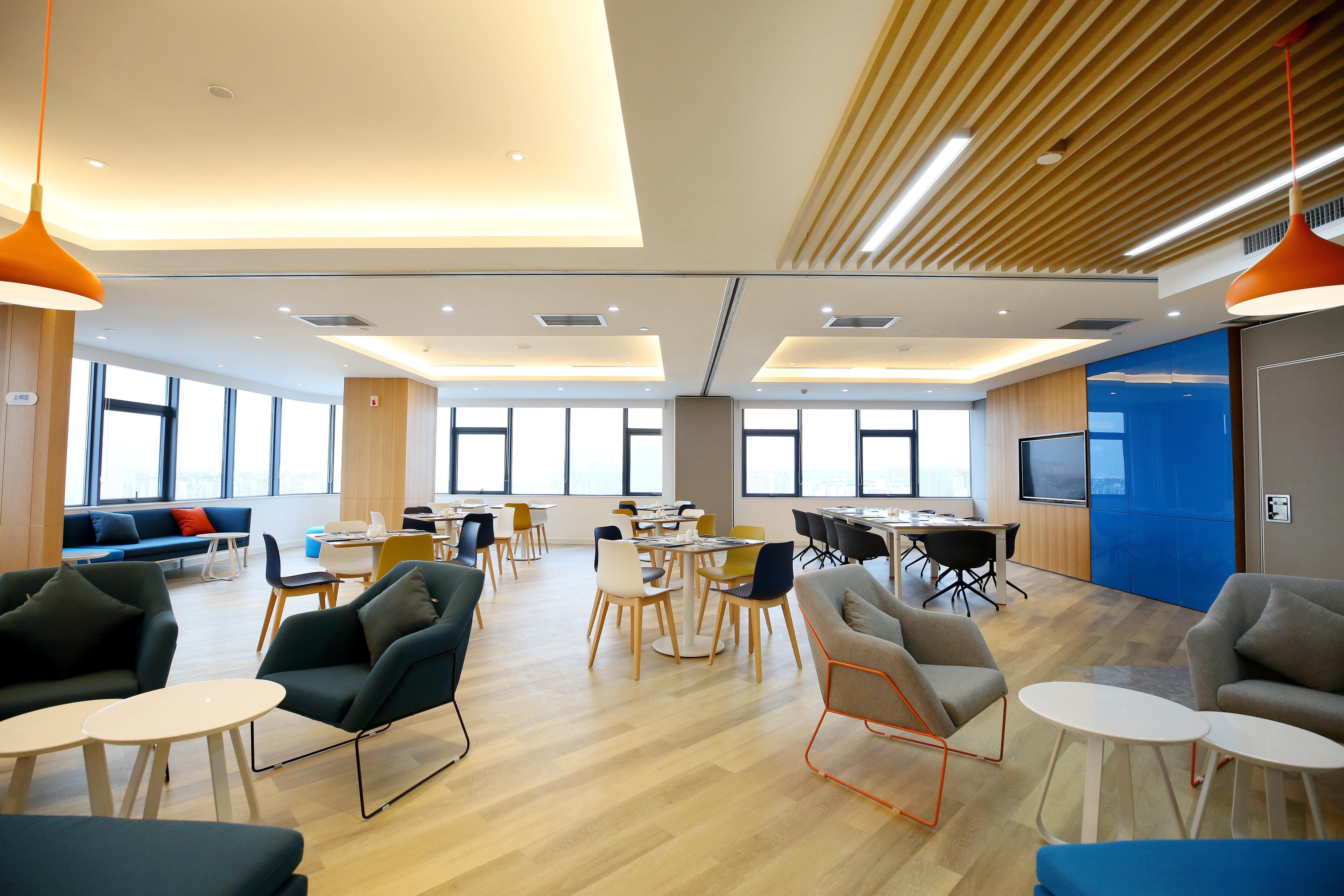 Holiday Inn Express Chengdu North Railway Station By Ihg - Near Panda Base, Near Chunxi Road エクステリア 写真