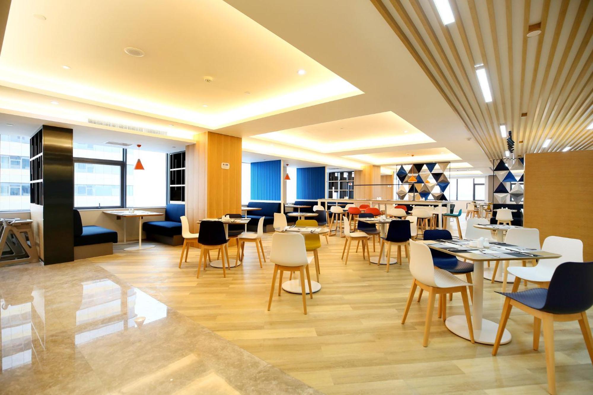 Holiday Inn Express Chengdu North Railway Station By Ihg - Near Panda Base, Near Chunxi Road エクステリア 写真