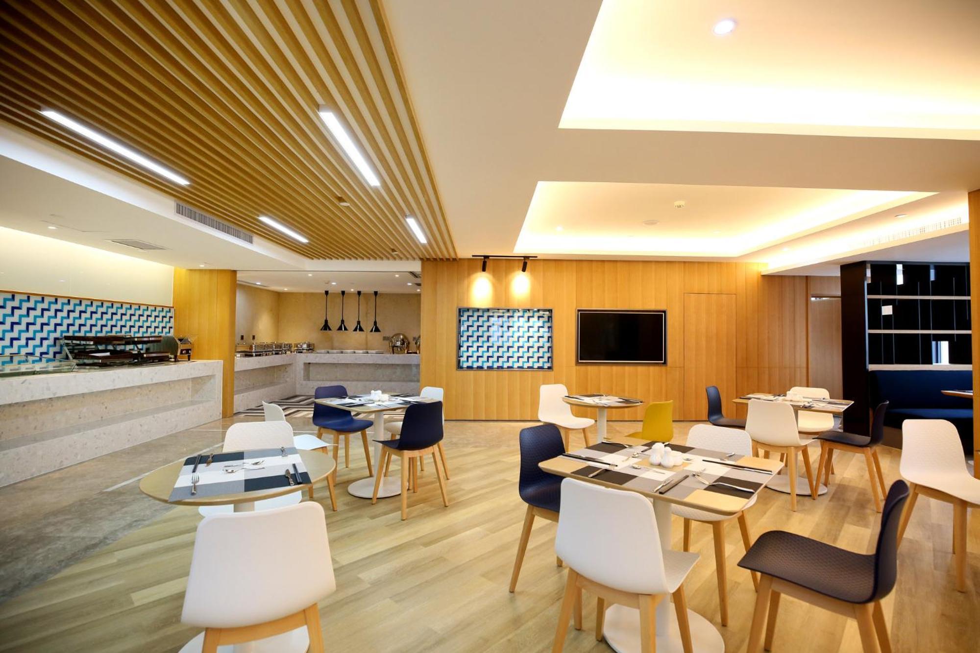 Holiday Inn Express Chengdu North Railway Station By Ihg - Near Panda Base, Near Chunxi Road エクステリア 写真