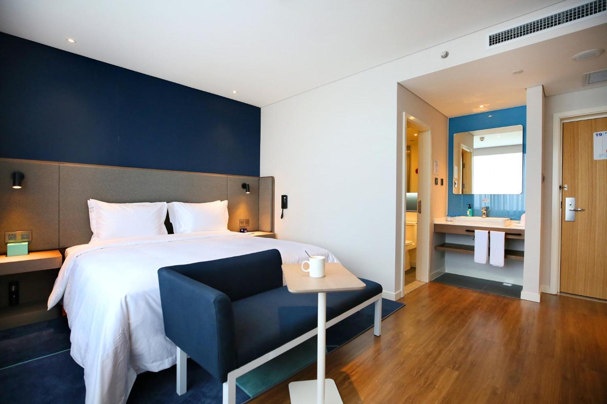 Holiday Inn Express Chengdu North Railway Station By Ihg - Near Panda Base, Near Chunxi Road エクステリア 写真