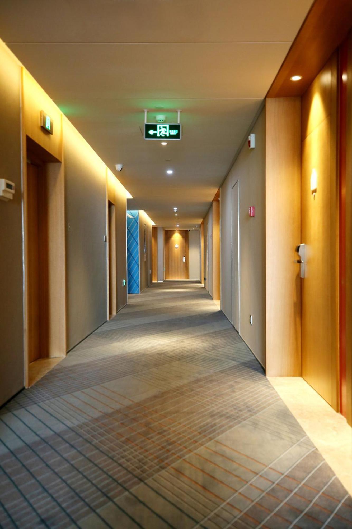 Holiday Inn Express Chengdu North Railway Station By Ihg - Near Panda Base, Near Chunxi Road エクステリア 写真